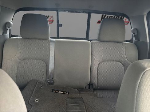 Used 2018 Nissan Frontier SV image 19