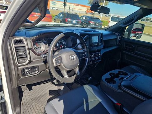 Used 2024 RAM 2500 Tradesman w/ Chrome Appearance Group image 10