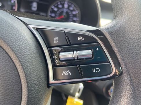 Used 2023 Kia Forte LXS image 28