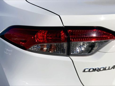 Used 2020 Toyota Corolla LE image 24
