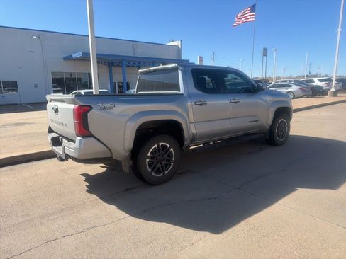 Used 2024 Toyota Tacoma TRD Sport image 3