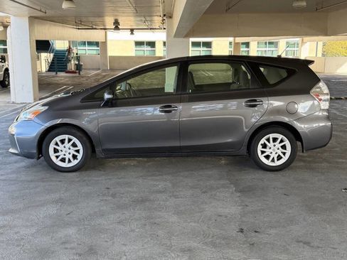 Used 2014 Toyota Prius V Two image 14