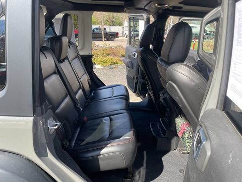 Used 2020 Jeep Wrangler Unlimited Rubicon w/ Dual Top Group AWD/4WD image 27