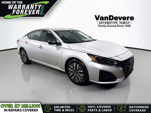 Used 2024 Nissan Altima 2.5 SV FWD image 1