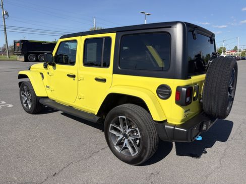 Used 2024 Jeep Wrangler Sport S w/ Convenience Group AWD/4WD image 6