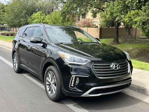 Used 2019 Hyundai Santa Fe XL SE w/ SE Premium Package 02 FWD image 2