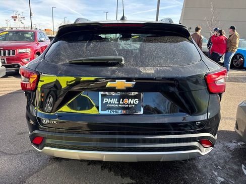 Used 2024 Chevrolet Trax LT image 11