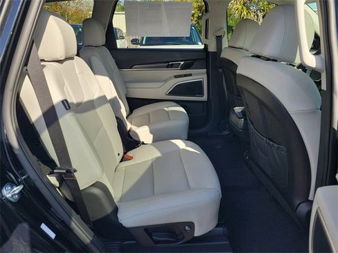 New 2025 Kia Telluride S image 12