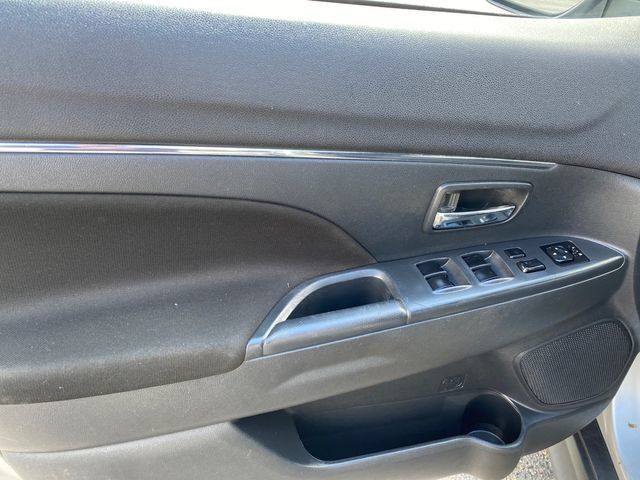 Used 2022 Mitsubishi Outlander Sport SE AWD/4WD image 14