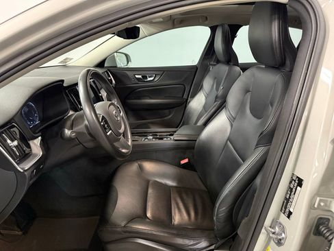 Used 2020 Volvo S60 T5 Momentum w/ Protection Package Premier image 9