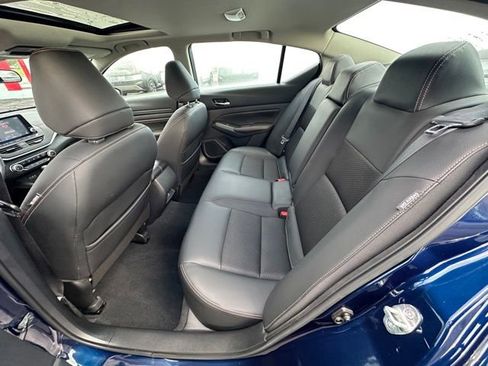Used 2021 Nissan Altima 2.5 SR w/ SR Premium Package AWD/4WD image 24