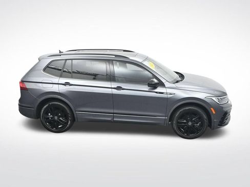 Used 2022 Volkswagen Tiguan SE R-Line AWD/4WD image 31