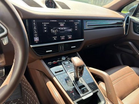 Used 2020 Porsche Cayenne S AWD/4WD image 16