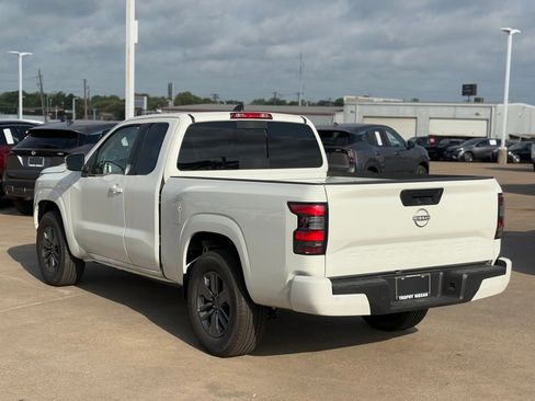 New 2025 Nissan Frontier SV image 7