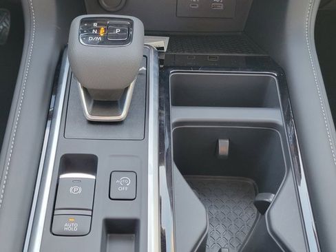 New 2025 Nissan Pathfinder SV w/ SV Premium Package image 19