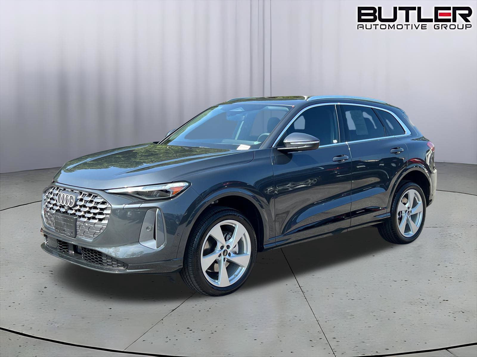 Used 2025 Audi Q5 Premium Plus AWD/4WD image 1