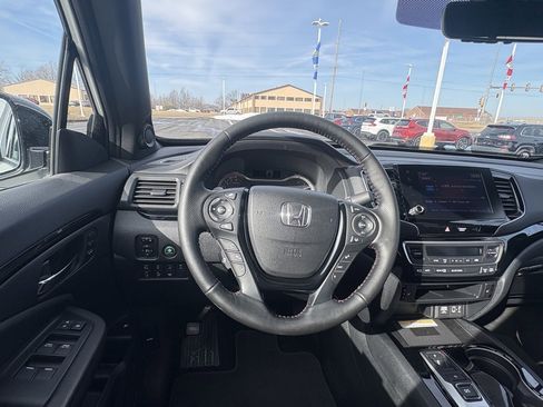 Certified 2021 Honda Ridgeline Black Edition image 28
