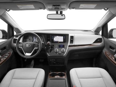 Used 2016 Toyota Sienna XLE Premium w/ Outdoor Package AWD/4WD image 11