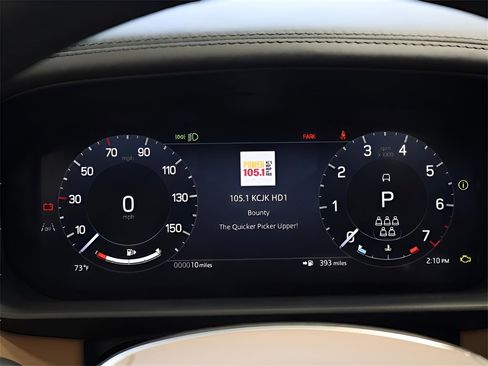 Used 2025 Land Rover Discovery Metropolitan Edition image 60