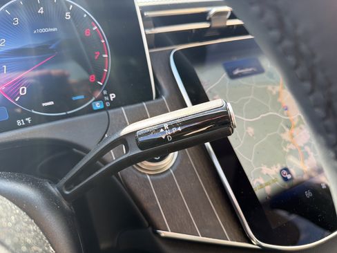 Used 2025 Mercedes-Benz E 450 4MATIC Sedan image 9