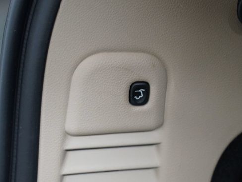 Used 2018 Jeep Grand Cherokee Limited w/ Luxury Group II RWD image 34