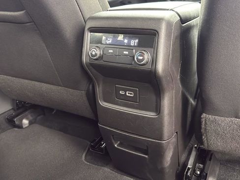 Used 2023 GMC Acadia SLE FWD image 27