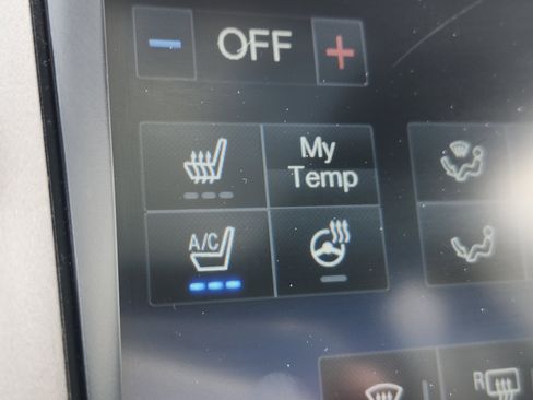 Used 2014 Lincoln MKX AWD w/ Equipment Group 101A image 9