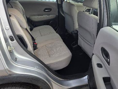 Used 2018 Honda HR-V LX image 10