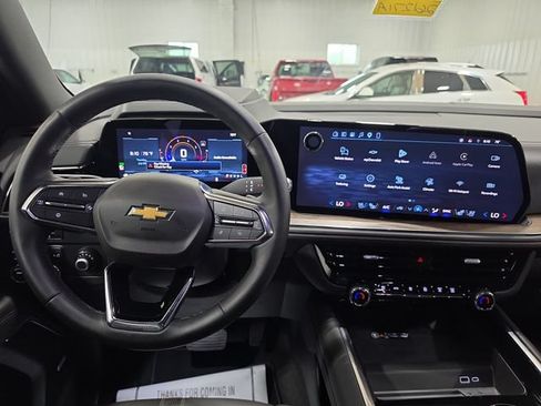 Used 2025 Chevrolet Tahoe High Country AWD/4WD image 10