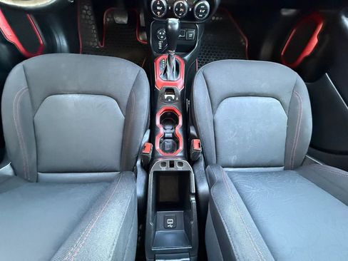 Used 2015 Jeep Renegade Trailhawk w/ Popular Equipment Group AWD/4WD image 47