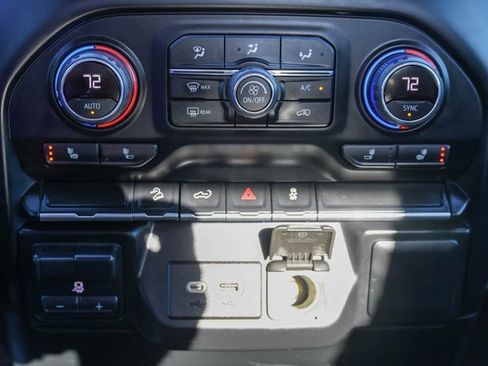 Used 2022 Chevrolet Silverado 2500 LT w/ Convenience Package image 19