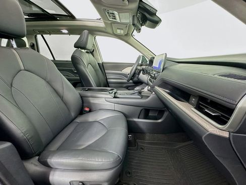 Used 2024 Toyota Grand Highlander Platinum image 37