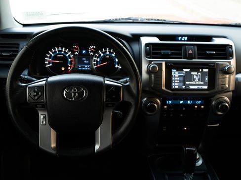 Used 2016 Toyota 4Runner Limited image 29