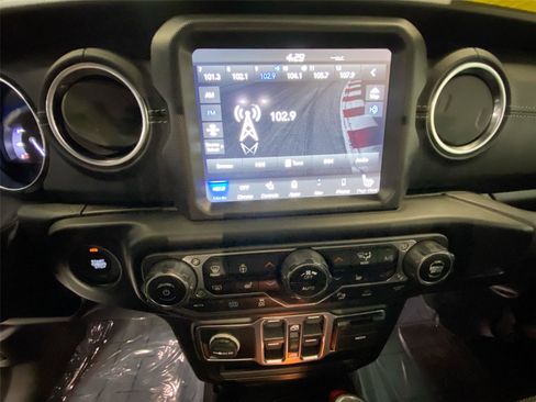 Used 2021 Jeep Wrangler Unlimited Sahara w/ Cold Weather Group image 18