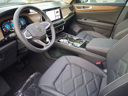 New 2026 Volkswagen Atlas SE FWD image 7
