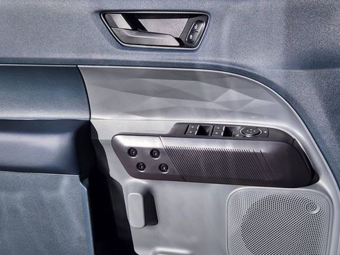 New 2025 Ford Maverick XLT w/ XLT Luxury Package image 9