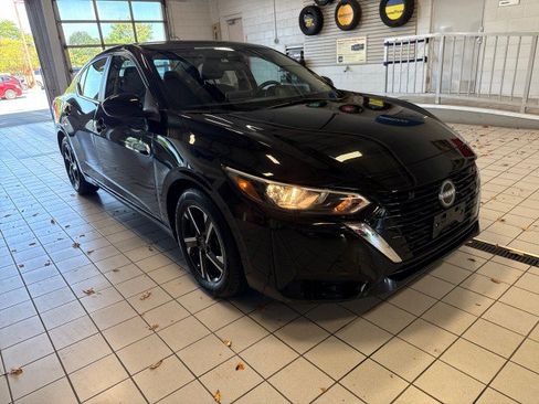 Used 2025 Nissan Sentra SV FWD image 1