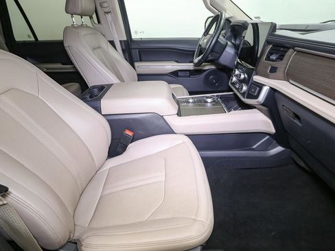 Used 2024 Ford Expedition Max Limited image 18