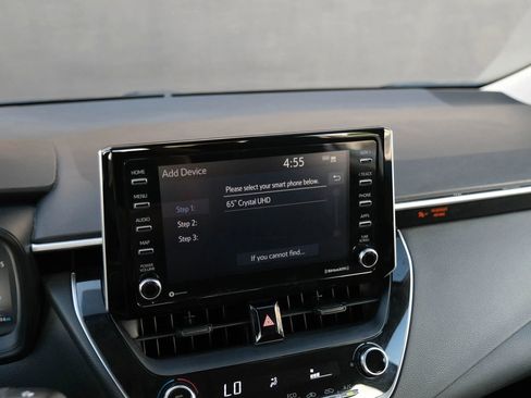 Used 2021 Toyota Corolla LE image 38