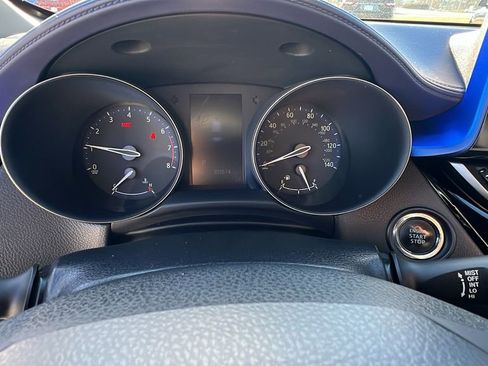 Used 2020 Toyota C-HR XLE image 24