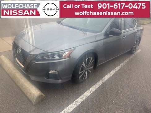 Used 2021 Nissan Altima 2.5 SR w/ SR Premium Package image 2