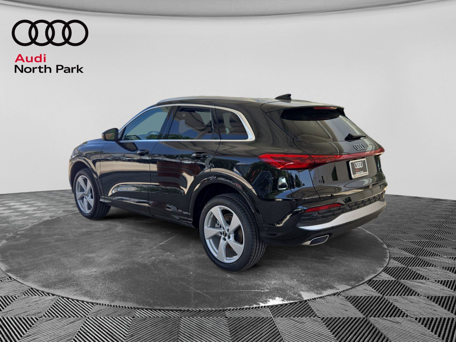 New 2026 Audi Q5 Premium Plus AWD/4WD image 3