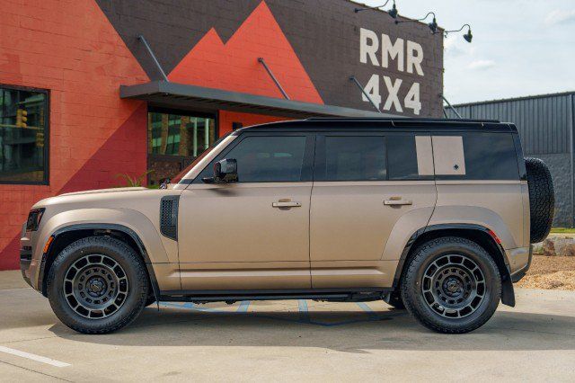 Used 2026 Land Rover Defender 110 OCTA AWD/4WD image 8