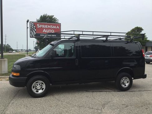Used 2023 Chevrolet Express 2500 w/ Driver Convenience Package RWD image 11