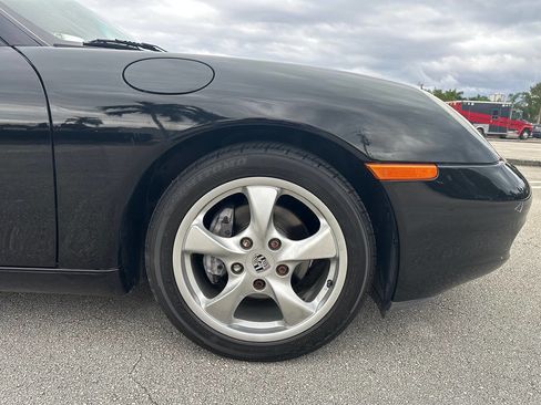 Used 2002 Porsche Boxster Base 2dr Convertible image 19