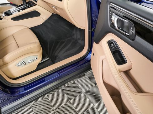 New 2026 Porsche Macan AWD/4WD image 26