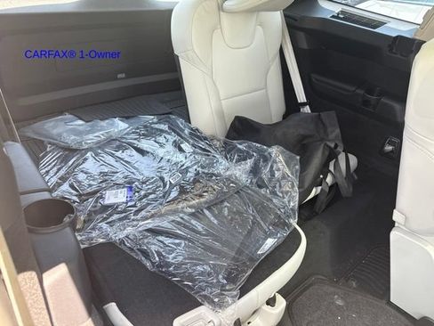 Certified 2025 Volvo XC90 T8 Ultra w/ Protection Package AWD/4WD image 8
