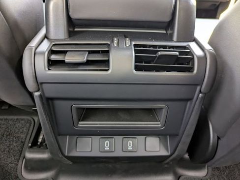 Used 2026 Land Rover Defender 110 X-Dynamic SE AWD/4WD image 27