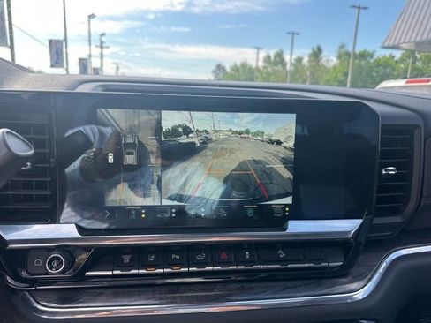 Used 2024 Chevrolet Silverado 2500 LTZ w/ LTZ Convenience Package AWD/4WD image 12