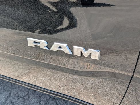 Used 2023 RAM 1500 Big Horn AWD/4WD image 32